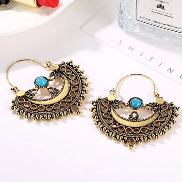 Bohemian Rustic Tribal Hollow Pattern Earrings - Picture 1 of 2